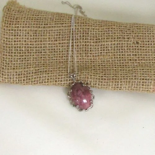 bold emerald inset necklace-Dusty Rose Gemstone Rhodonite Pendant Necklace