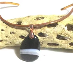 polished copper arc necklace-Timeless Black Agate Pendant Copper Neck Wire Necklace