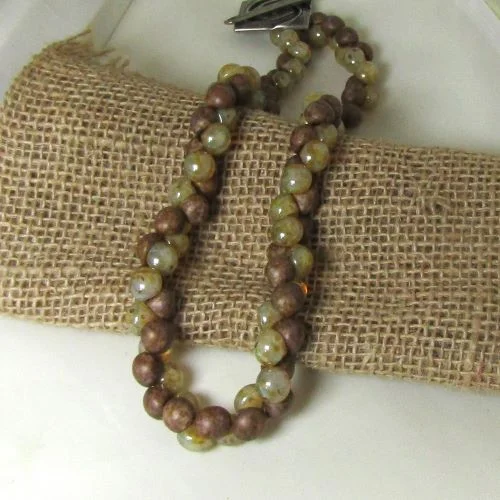 raw aventurine accent necklace-Beige Teardrop Beaded Necklace