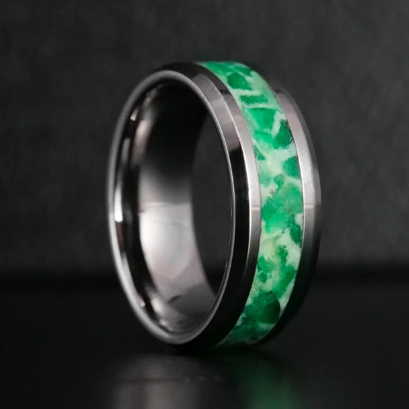 modern sleek summit crest ring-May Birthstone Ring | Emerald Glowstone Ring