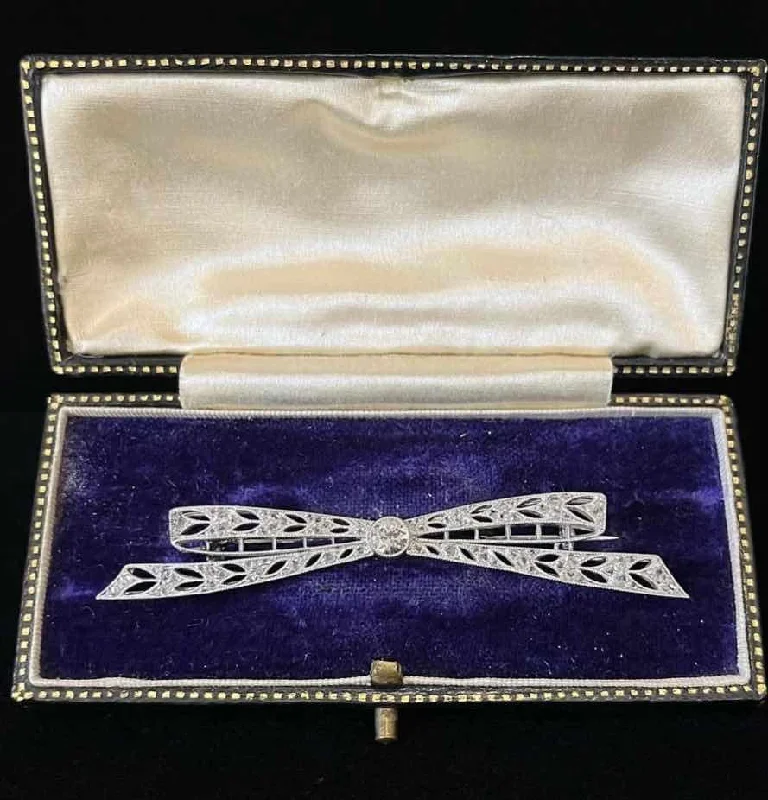 French La Belle Époque Diamond Bow Brooch