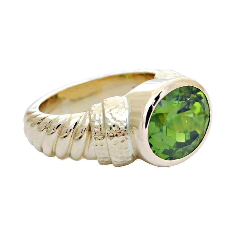 Ring-Peridot